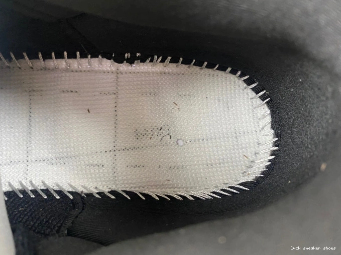 Rep LUCY (2016) Retro 3 136064-020 Jordan Monday Cyber 0727